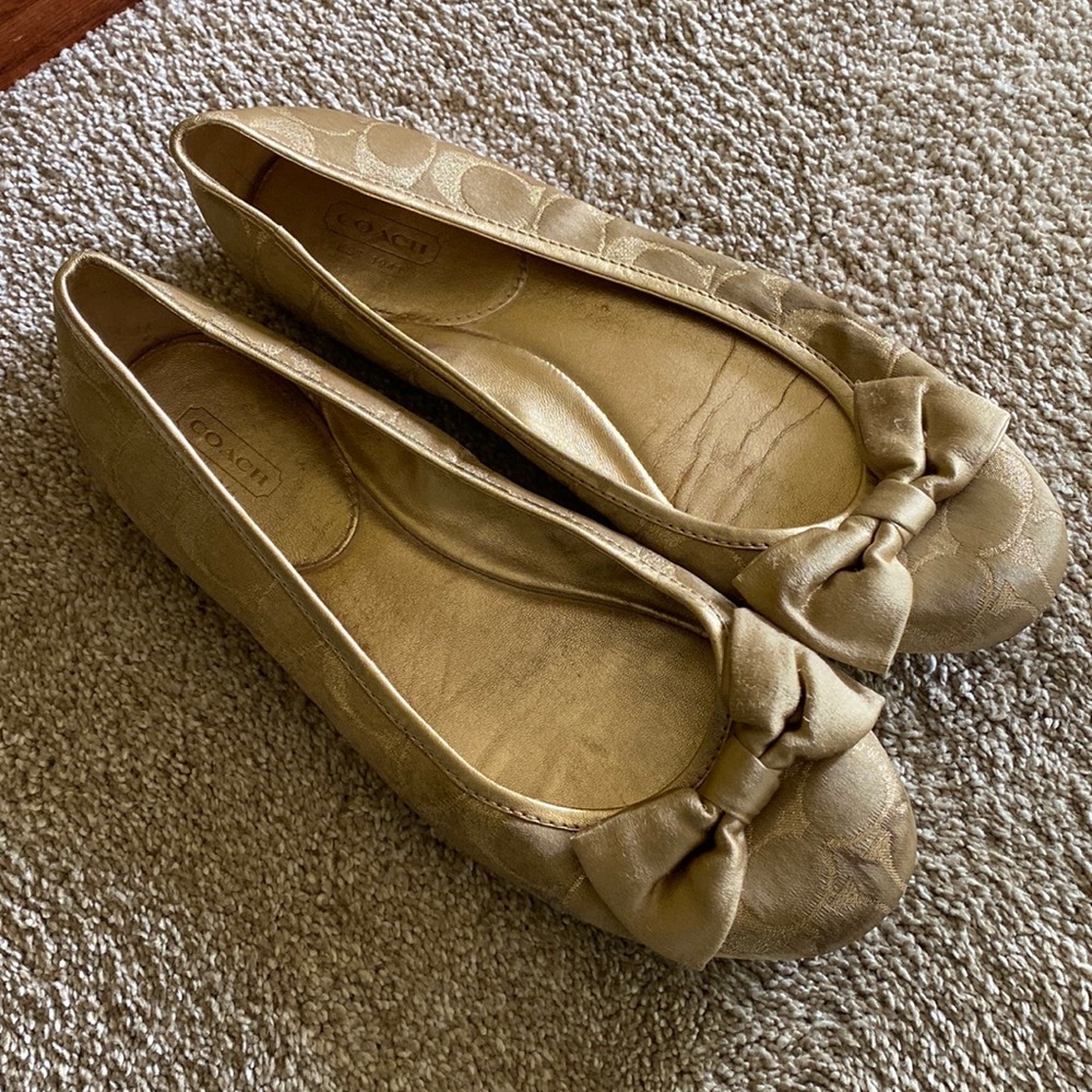 Coach flats